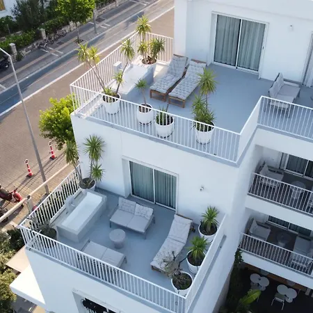 Aparthotel House Of 3*